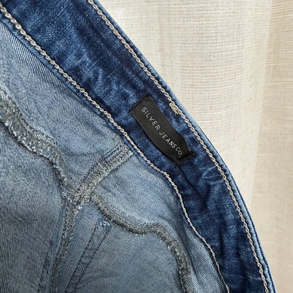 Silver Jeans Elyse Mid Rise Cuffed Denim Shorts Medium Blue Wash Women's W30 L4 - Picture 6 of 8